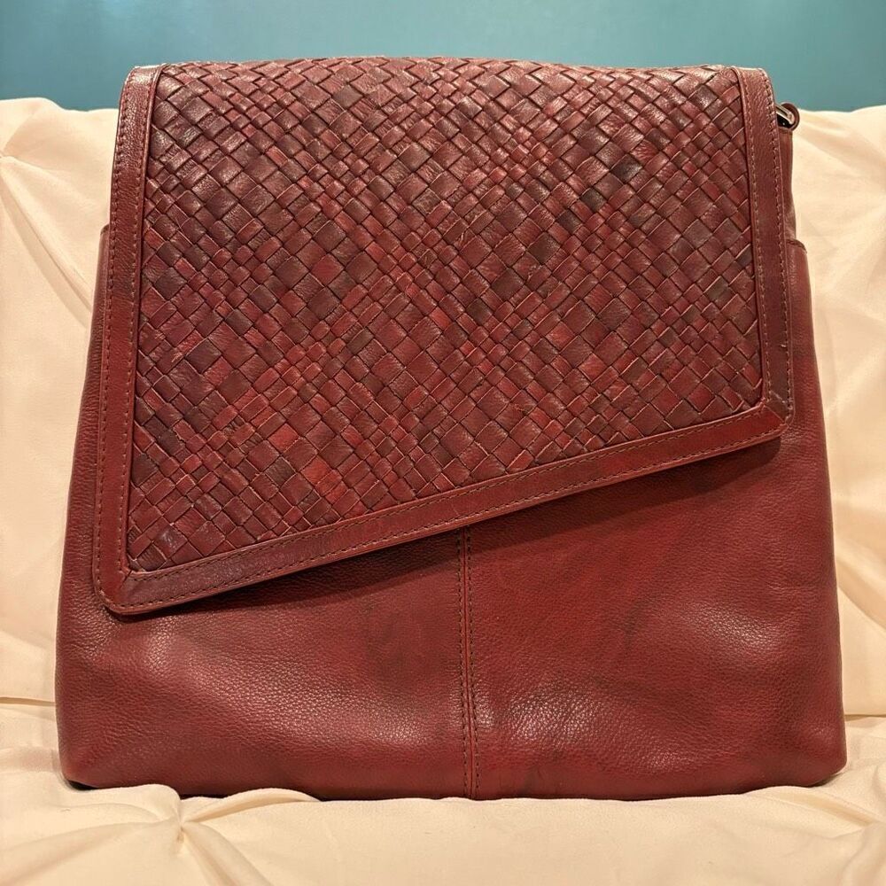 iLi New York Rustic Handcrafted Woven Leather Shoulder Crossbody Bag  NWOT